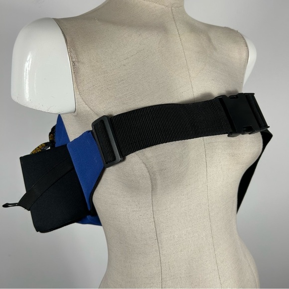 Outward Hound Pet Travel Gear Blue Black Backpack Style Fanny Pack & Water Bowl - Picture 4 of 10